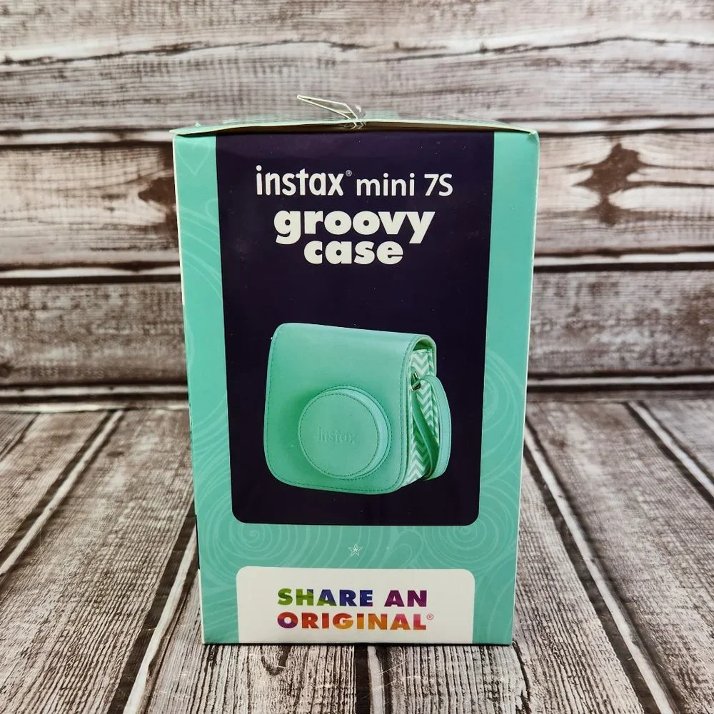 New Sealed Fujifilm Instax Mini 7s Groovy Case Mint Color